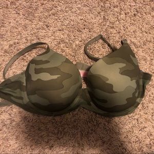VS PINK lightly lined bra